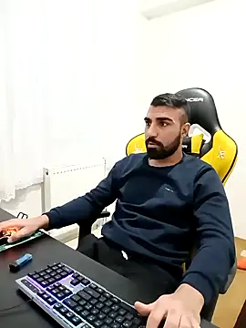 Snapshot of SertSikici022 chatting on 12-10-24, 05:55 SertSikici022 online show from 12-10-24, 05:55