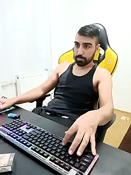 Snapshot of SertSikici022 chatting on 12-15-24, 03:20 SertSikici022 online show from 12-15-24, 03:20