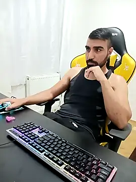 Snapshot of SertSikici022 chatting on 12-15-24, 06:26 SertSikici022 online show from 12-15-24, 06:26