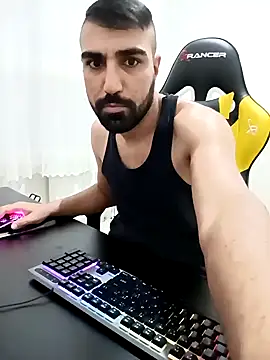 Snapshot of SertSikici022 chatting on 12-17-24, 02:44 SertSikici022 online show from 12-17-24, 02:44