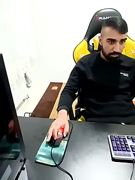 Snapshot of SertSikici022 chatting on 12-18-24, 05:52 SertSikici022 online show from 12-18-24, 05:52