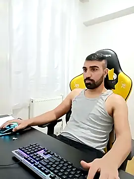 Snapshot of SertSikici022 chatting on 12-19-24, 09:06 SertSikici022 online show from 12-19-24, 09:06