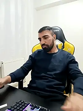 Snapshot of SertSikici022 chatting on 02-25-25, 06:09 SertSikici022 online show from 02-25-25, 06:09