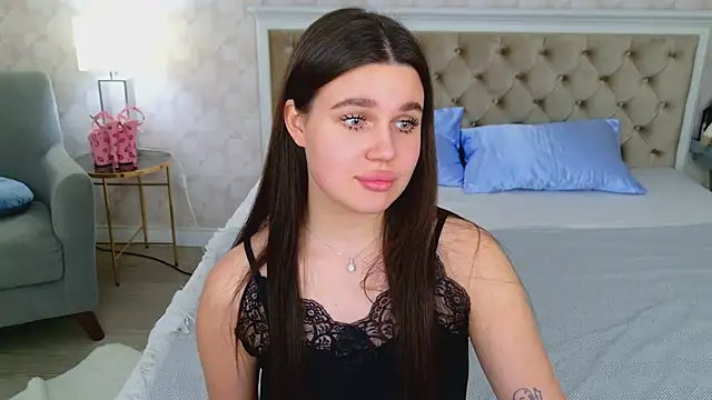 RihannaRose online show from 02-08-25, 10:51