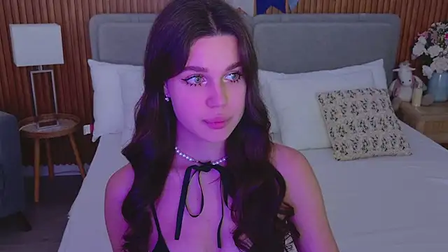 RihannaRose online show from 09-29-25, 05:07