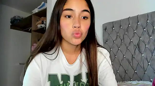 AriaMontgomery online show from 12-13-24, 12:42