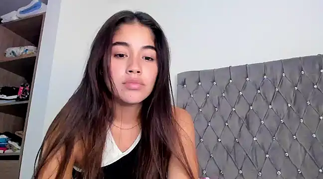 AriaMontgomery online show from 12-17-24, 05:40