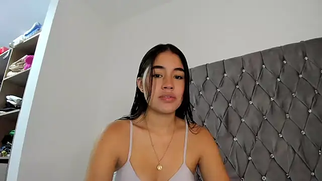 AriaMontgomery online show from 12-30-24, 11:28