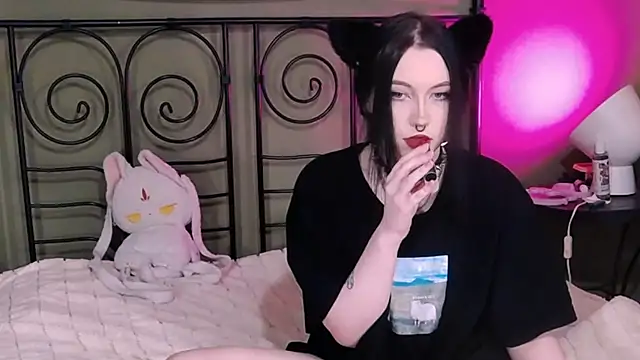 Snapshot of BlackyTea chatting on 10-31-25, 03:29 BlackyTea online show from 10-31-25, 03:29