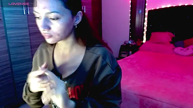 holy juli online show from 11-05-25, 03:39