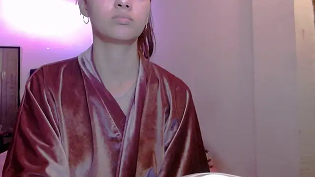 holy juli online show from 04-23-26, 03:52