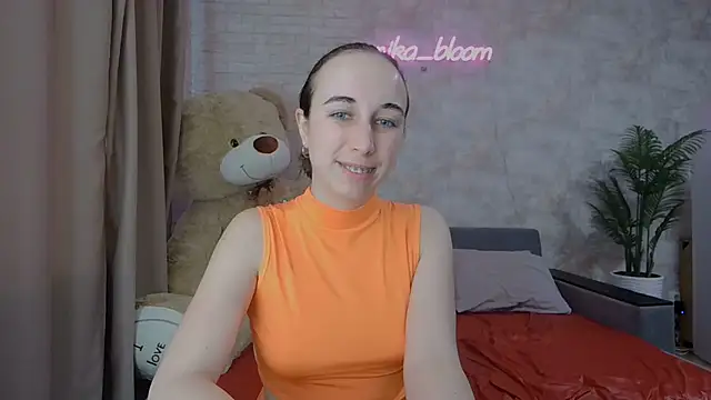 Anika bloom online show from 03-11-25, 07:04