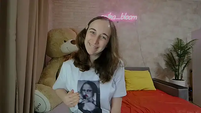 Anika bloom online show from 03-18-25, 11:09