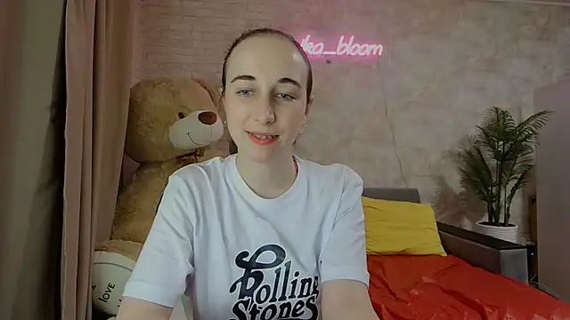 Anika bloom online show from 03-21-25, 01:24