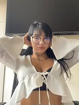 Nickiiiii online show from 03-08-25, 07:20