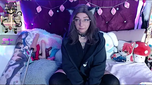 Kitty-Kat  online show from 10-16-25, 01:17