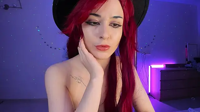 Snapshot of mollyposhh chatting on 01-01-25, 07:09 mollyposhh online show from 01-01-25, 07:09