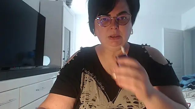 Amandamuller1982 online show from 04-22-26, 05:43