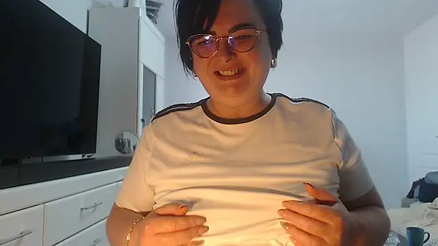 Amandamuller1982 online show from 04-23-26, 01:02