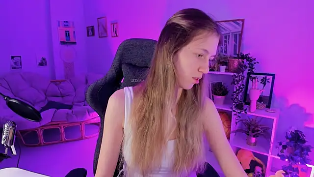 Snapshot of Sharon_Evansi chatting on 12-29-24, 11:29 Sharon Evansi online show from 12-29-24, 11:29