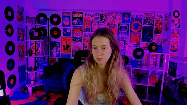 Snapshot of Sharon_Evansi chatting on 12-30-24, 08:43 Sharon Evansi online show from 12-30-24, 08:43