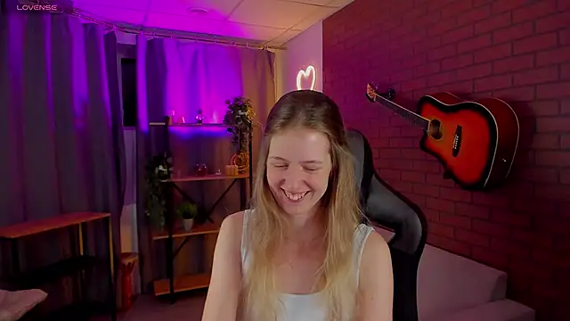 Snapshot of Sharon_Evansi chatting on 01-03-25, 11:57 Sharon Evansi online show from 01-03-25, 11:57