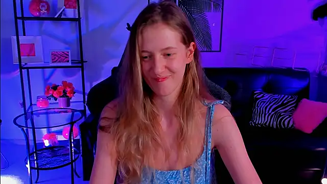 Snapshot of Sharon_Evansi chatting on 03-13-25, 06:12 Sharon Evansi online show from 03-13-25, 06:12