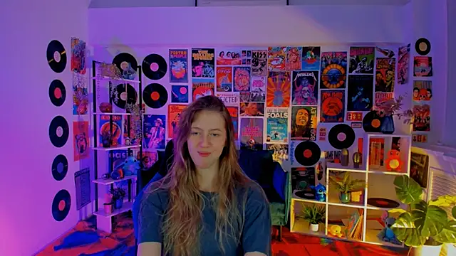 Snapshot of Sharon_Evansi chatting on 03-22-25, 02:58 Sharon Evansi online show from 03-22-25, 02:58