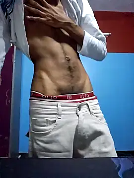 Snapshot of Luffyslim chatting on 01-01-25, 04:07 Luffyslim online show from 01-01-25, 04:07