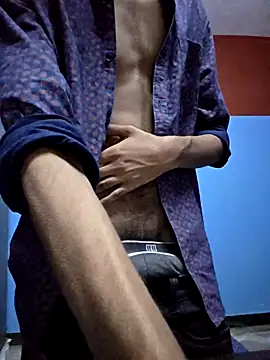 Snapshot of Luffyslim chatting on 02-20-25, 06:24 Luffyslim online show from 02-20-25, 06:24