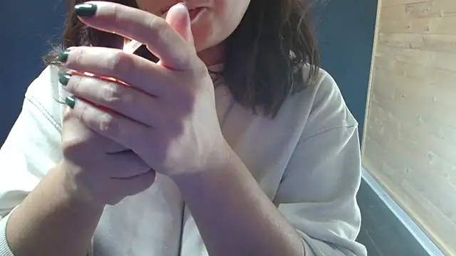 Snapshot of NovaBabe21 chatting on 10-08-25, 08:23 NovaBabe21 online show from 10-08-25, 08:23