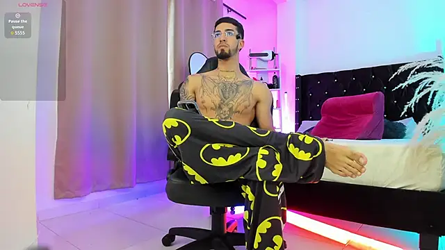 Duriel  online show from 11-21-25, 04:27