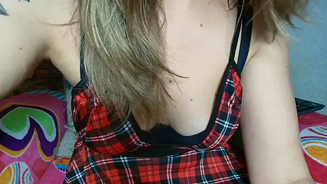 andradahot15 online show from 11-04-25, 01:21