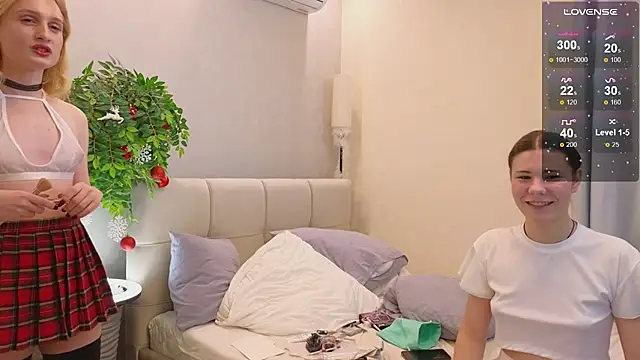 Snapshot of Bella_Murrr chatting on 02-24-25, 12:37 Bella Murrr online show from 02-24-25, 12:37