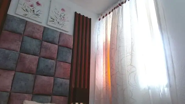 Saraa-restrepo online show from 01-02-25, 04:56