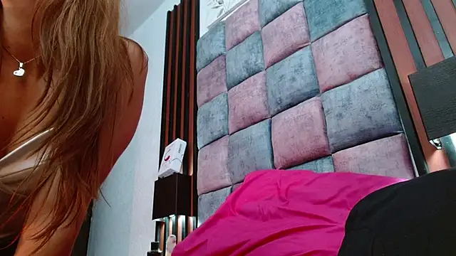 Saraa-restrepo online show from 03-08-25, 12:30