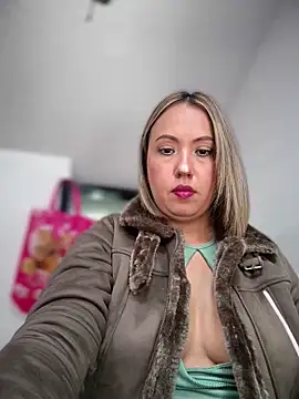 Snapshot of VIOLETA-25_ chatting on 06-05-26, 03:18 VIOLETA-25 online show from 06-05-26, 03:18