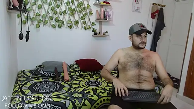 Snapshot of fetish_padrino chatting on 01-26-25, 12:11 fetish padrino online show from 01-26-25, 12:11