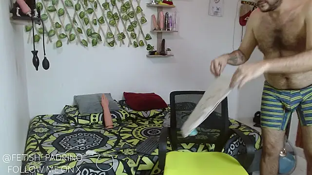 Snapshot of fetish_padrino chatting on 01-30-25, 08:53 fetish padrino online show from 01-30-25, 08:53