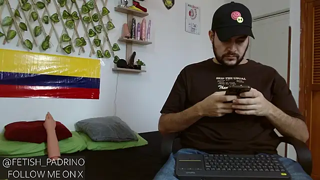 Snapshot of fetish_padrino chatting on 02-22-25, 07:47 fetish padrino online show from 02-22-25, 07:47