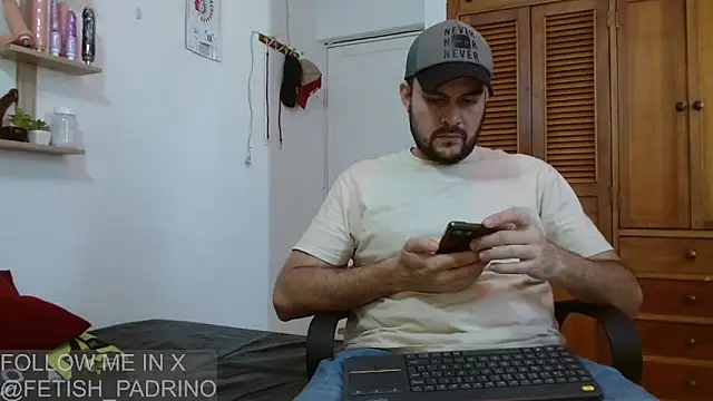 Snapshot of fetish_padrino chatting on 03-13-25, 03:28 fetish padrino online show from 03-13-25, 03:28
