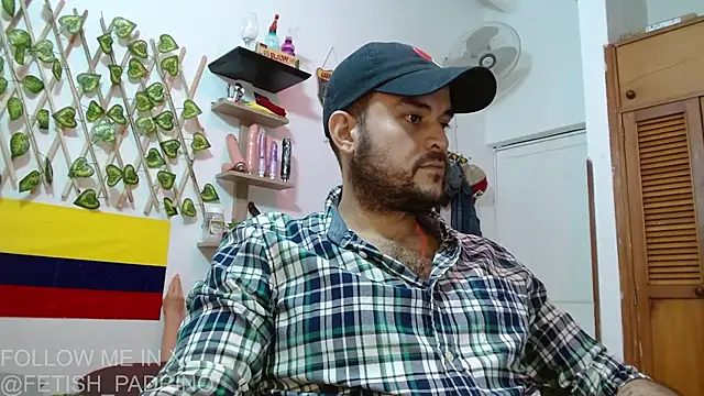 Snapshot of fetish_padrino chatting on 03-15-25, 03:29 fetish padrino online show from 03-15-25, 03:29