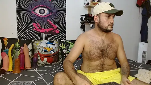 Snapshot of fetish_padrino chatting on 09-22-25, 11:07 fetish padrino online show from 09-22-25, 11:07