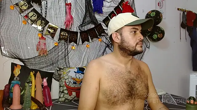 Snapshot of fetish_padrino chatting on 09-25-25, 01:53 fetish padrino online show from 09-25-25, 01:53