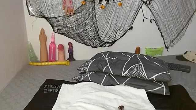 Snapshot of fetish_padrino chatting on 10-02-25, 03:13 fetish padrino online show from 10-02-25, 03:13