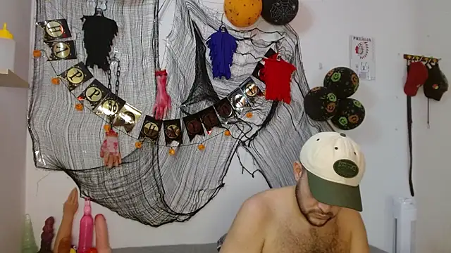 Snapshot of fetish_padrino chatting on 10-02-25, 08:27 fetish padrino online show from 10-02-25, 08:27