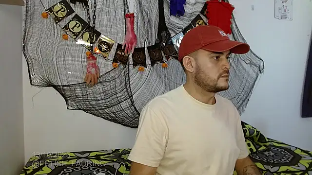 Snapshot of fetish_padrino chatting on 10-13-25, 02:06 fetish padrino online show from 10-13-25, 02:06