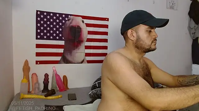 Snapshot of fetish_padrino chatting on 11-06-25, 04:02 fetish padrino online show from 11-06-25, 04:02