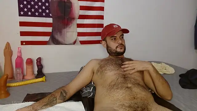 Snapshot of fetish_padrino chatting on 11-15-25, 06:55 fetish padrino online show from 11-15-25, 06:55