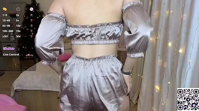 Snapshot of Maya_Rave chatting on 12-22-24, 06:28 Maya Rave online show from 12-22-24, 06:28